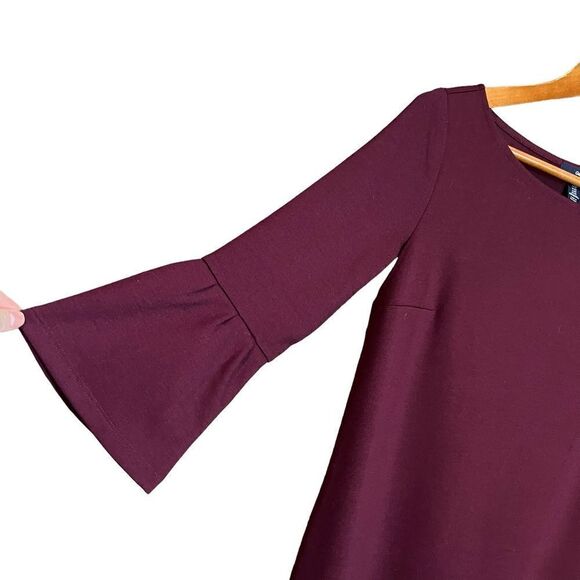 3 for $30! Gap maroon ponte bell sleeve dress. Size xs - Picture 8 of 8